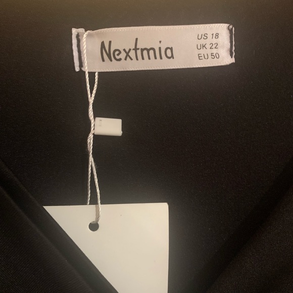 Black and Gold Dress - Picture 3 of 3